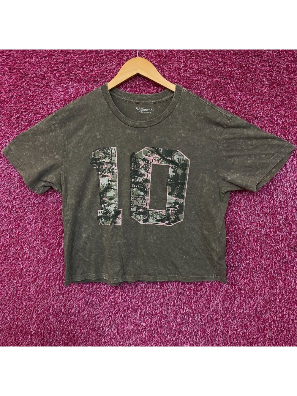 Rebellious One Grey Pink Camo Varsity Number 10 Mineral Wash Crop T-Shirt Large